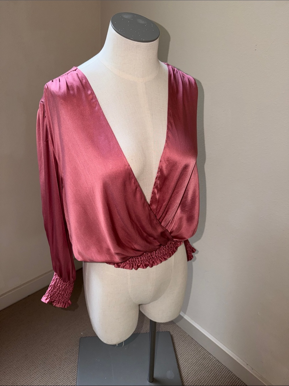 EUC Amanda Uprichard Silk Surplice deep V Blouse in Dusty Rose Medium